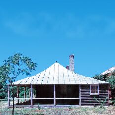 Traditional Australian roofline which flattens out and almost curves - I use this line